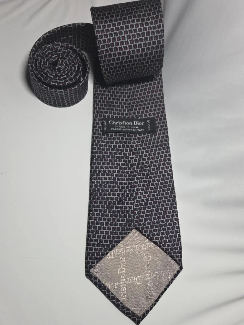 Christian Dior Mens Italian Silk Dark Gray and Burgundy Geometric Tie 3.55x57.5
